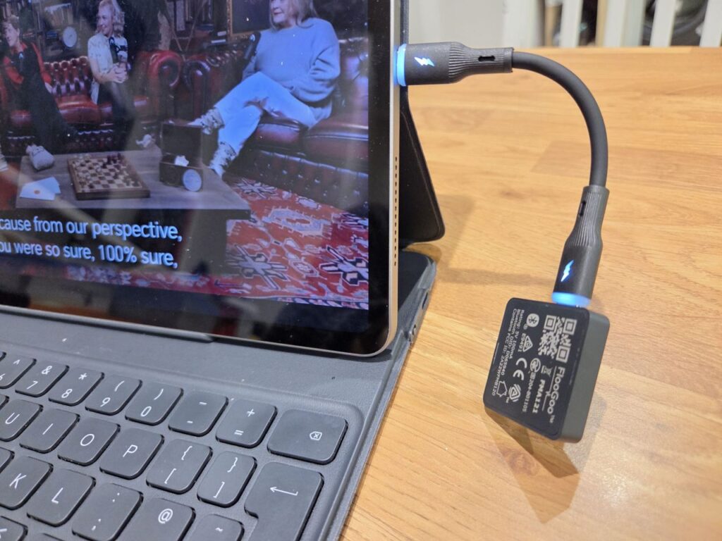 The FlooGoo FMA121 plugged into a tablet
